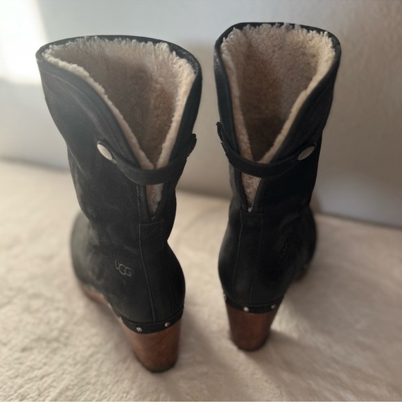 UGG Black Leather bootie, Layne, women's 8. Like new condition. - Picture 5 of 15